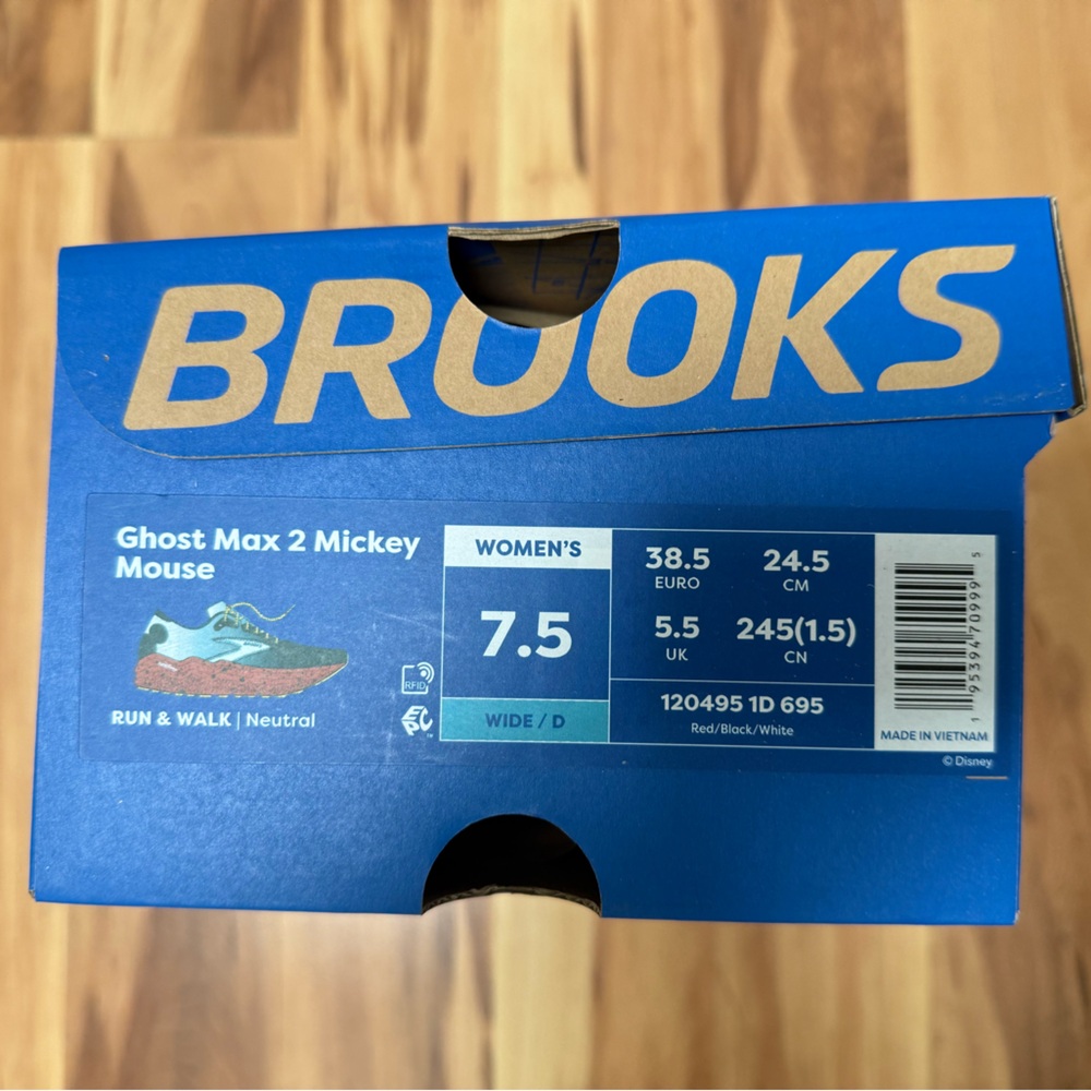 Brooks runDisney collaboration. Mickey Mouse colorway Women’s 7.5 Wide, On Hand